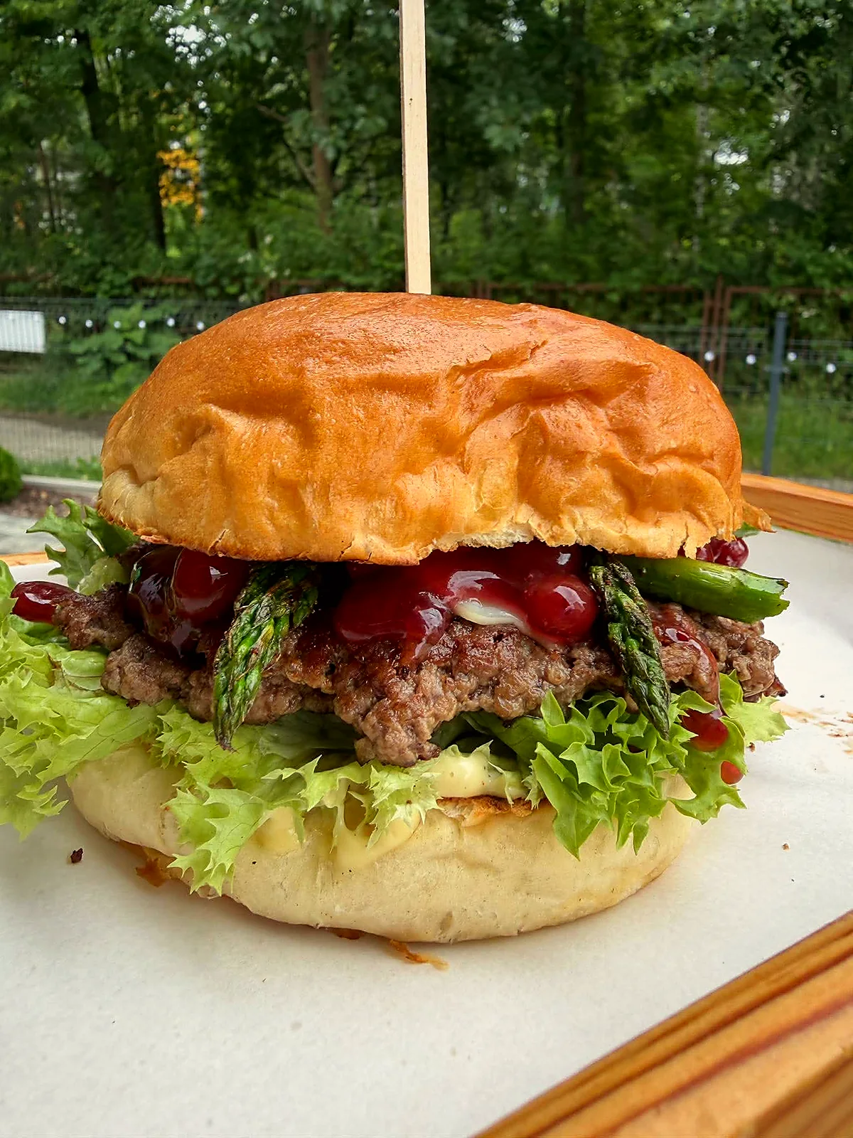 Burger StreetBurger.pl ze szparagami